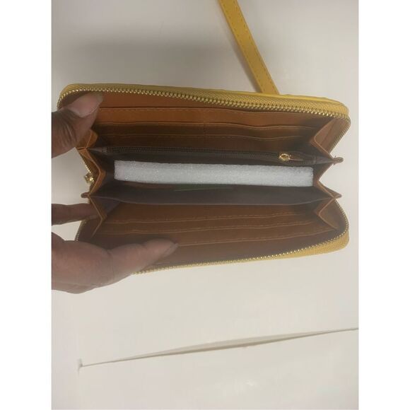 Croco Textured Vegan Leather Wallet - Picture 5 of 5